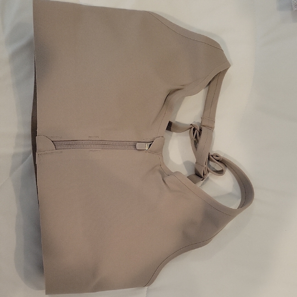 Athleta Cream Zip-Up Sports Bra, NWOT